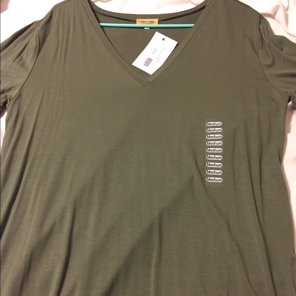 Piko 1988 Short Sleeved Vneck Tee
